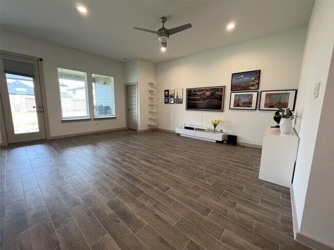 Building Photo - 28442 Hazel Trl