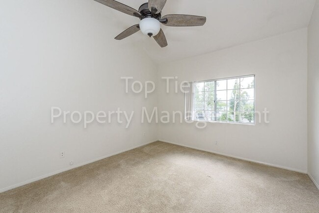 Building Photo - Beautiful 2 bed / 2 bath / 1286 sqft Condo...