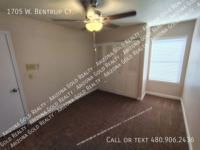 Building Photo - 1705 W Bentrup Ct