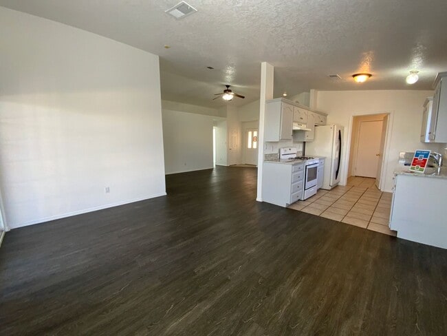 Building Photo - 3 Bedroom Single Story Home Available Near Irving Blvd NW & Eagle Ranch Rd!