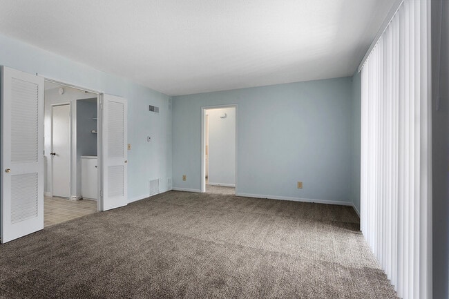 Building Photo - 425 W 87 Pl