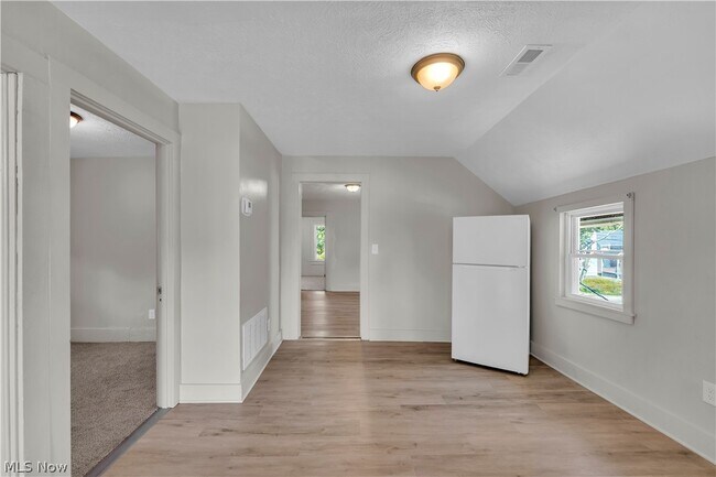 Building Photo - 3187 W 44th St