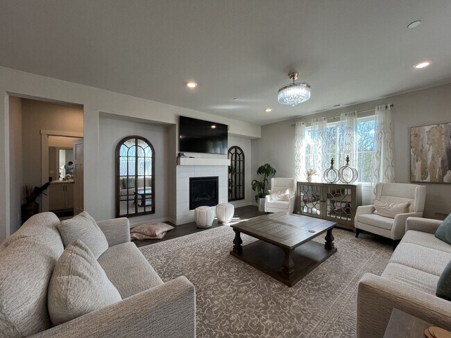 Building Photo - Spacious 5BR Home Near Mountainside High School with Loft, Balcony & Large Kitchen