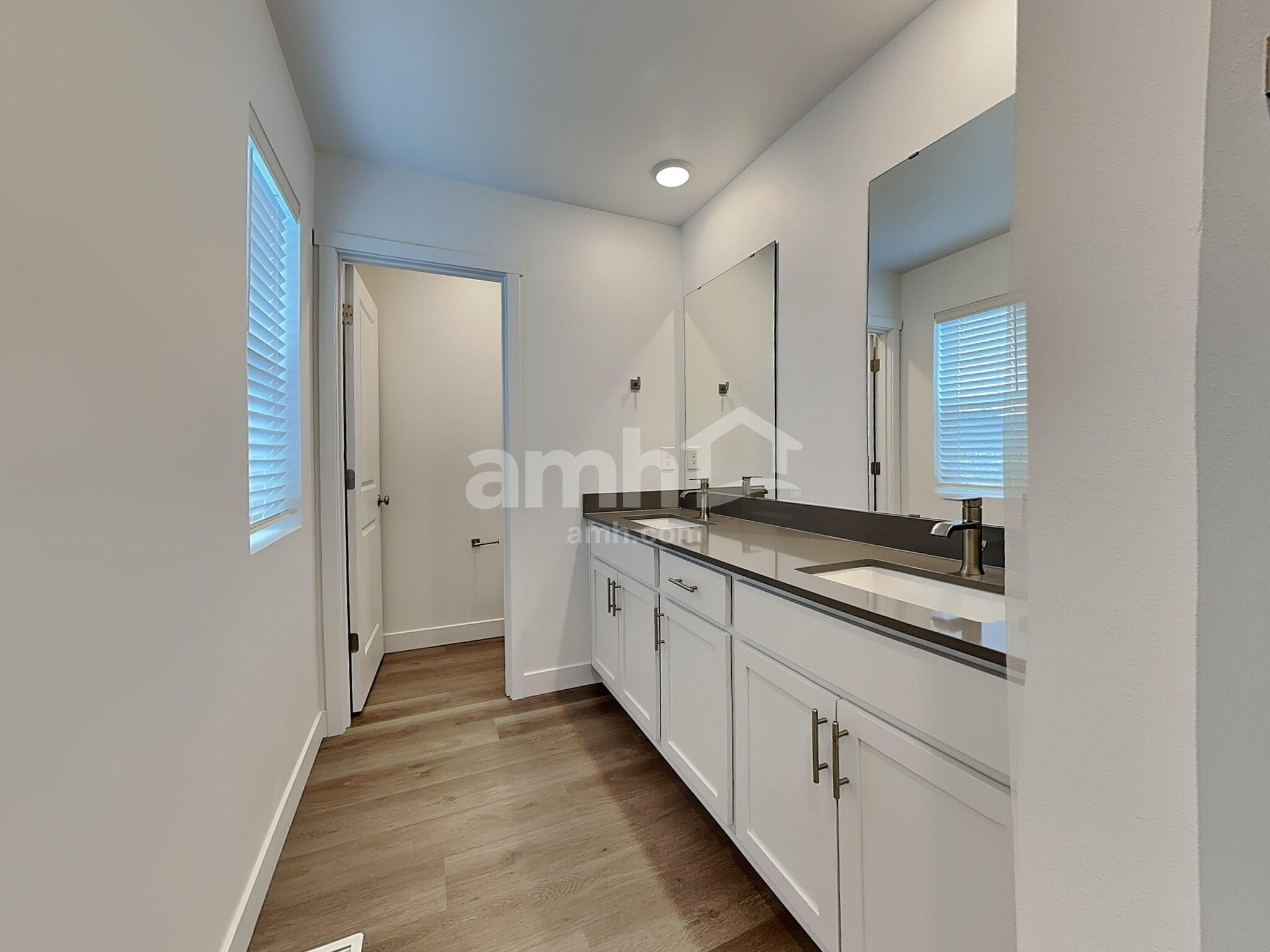 Building Photo - 8002 Katriel Ct SW