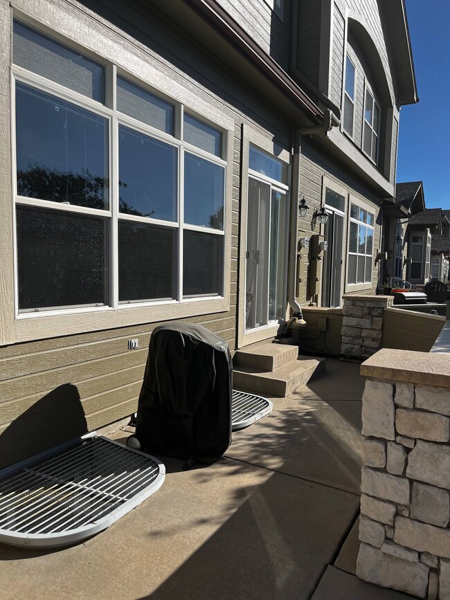 Building Photo - 6544 Range Overlook Heights