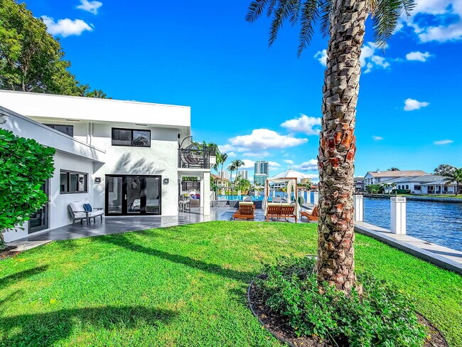 Building Photo - 2628 SE 10th St