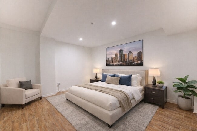 Building Photo - 917 Main St