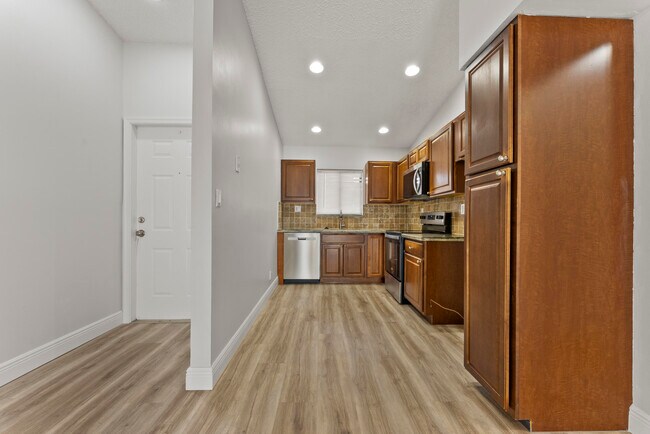 Building Photo - 2900 Olivewood Terrace