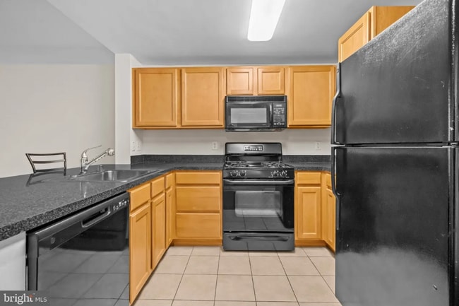 Building Photo - 350 G St SW