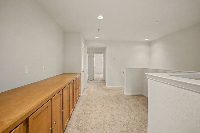 Building Photo - 15137 Breckinridge Ave
