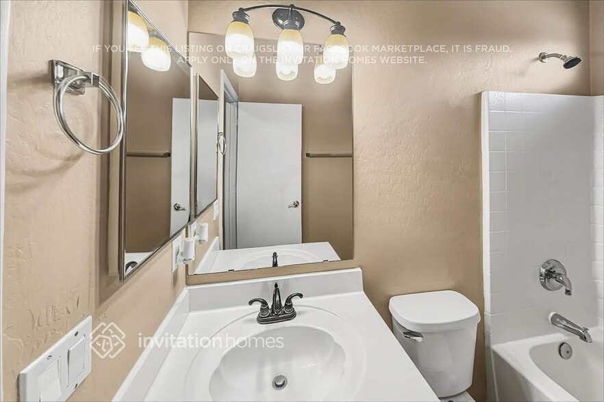 Building Photo - 6551 E Auburn St
