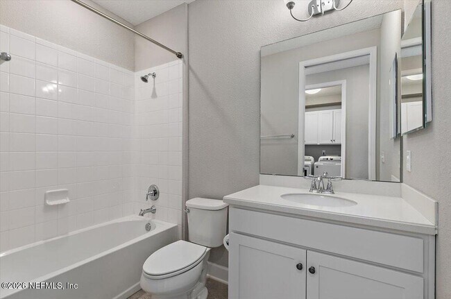 Building Photo - 192 Vista Lake Cir