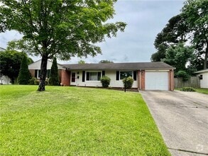 Building Photo - 3905 Brentwood Crescent