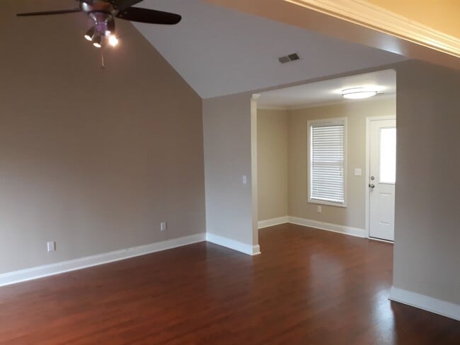 Building Photo - Lovely Brick Home Close to Shaw Air Force ...