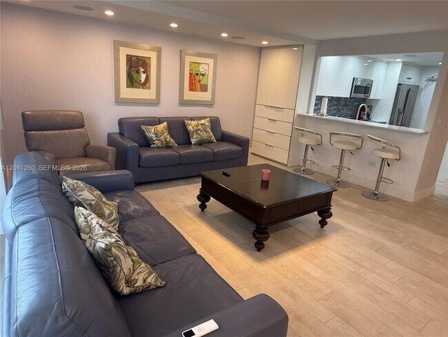 Building Photo - 5555 Collins Ave