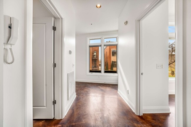 Building Photo - 1500 4th Ave N