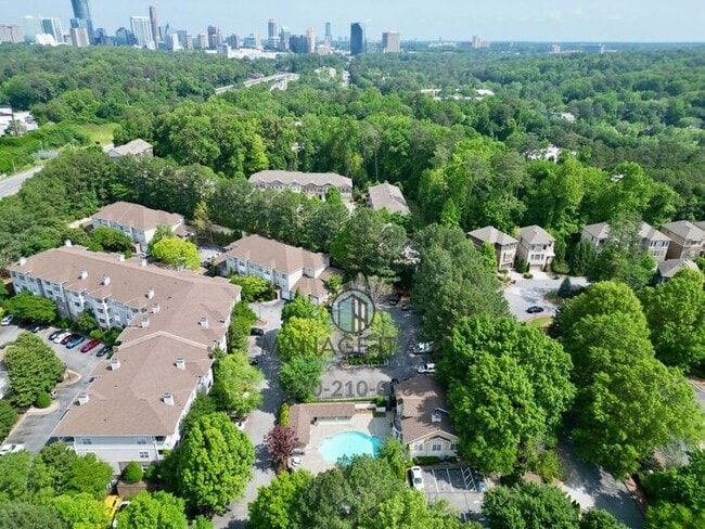Building Photo - Elegant 2 Bedroom Condo in Buckhead. Gated...