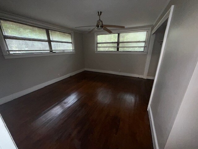 Building Photo - 1318 Oak St