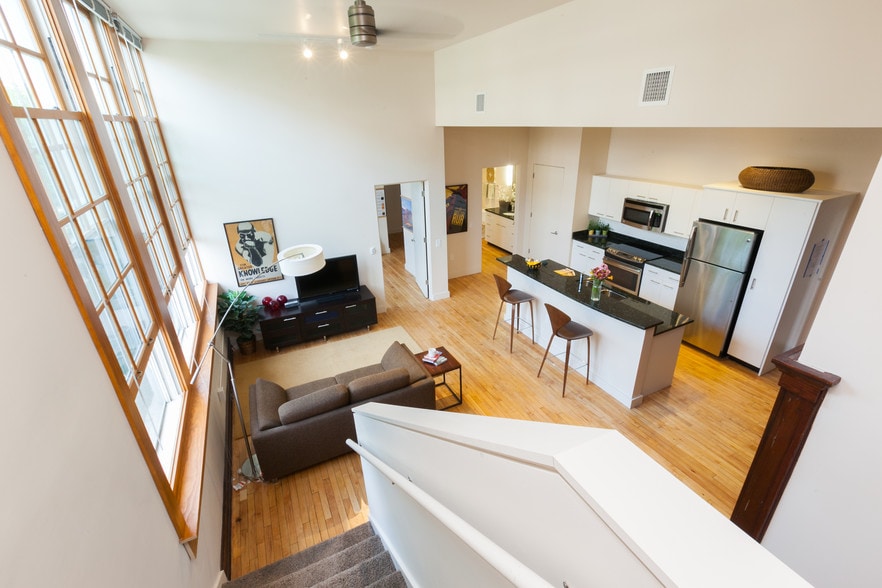 Primary Photo - Longfellow Lofts