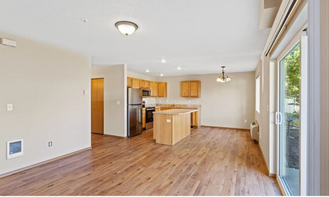 Building Photo - South Eastern Apartments