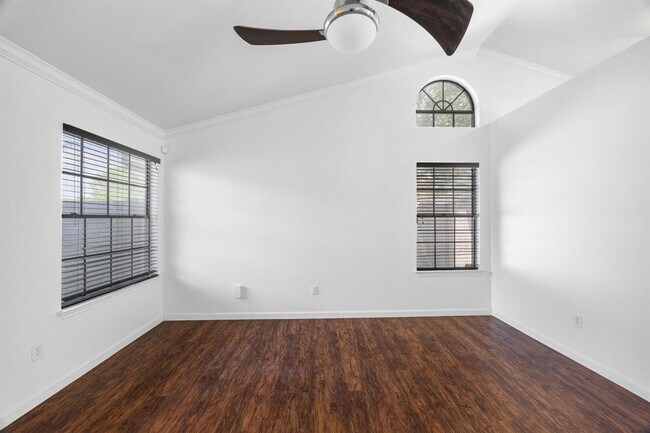 Building Photo - 12800 Meehan Dr