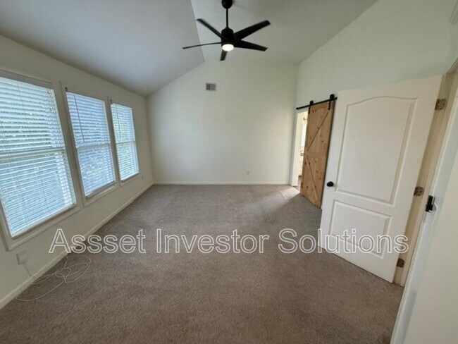 Building Photo - 8004 W 144th Pl