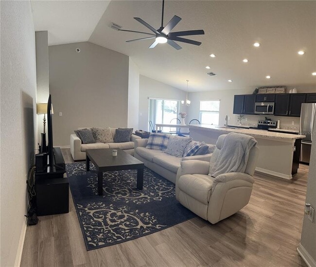 Building Photo - 6911 Gideon Cir