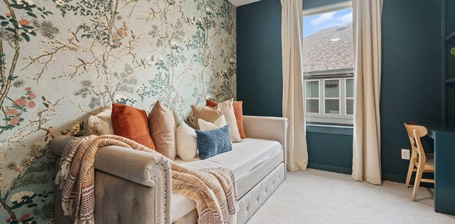 Building Photo - lovely turnkey 3bd fenced in yard