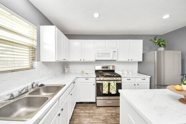 Building Photo - 19215 Terra Forest Ct