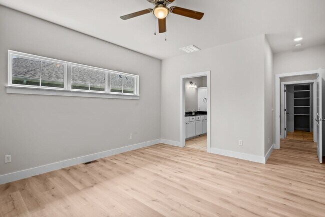 Building Photo - 2205 W Mason Pl