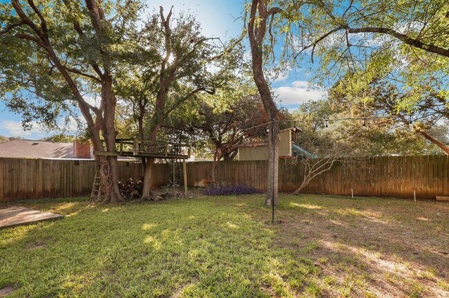 Building Photo - 1507 Wildwood Dr