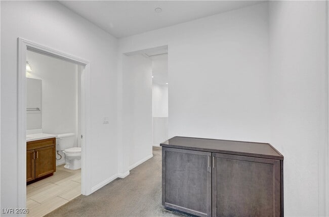 Building Photo - 985 Via Lombardi