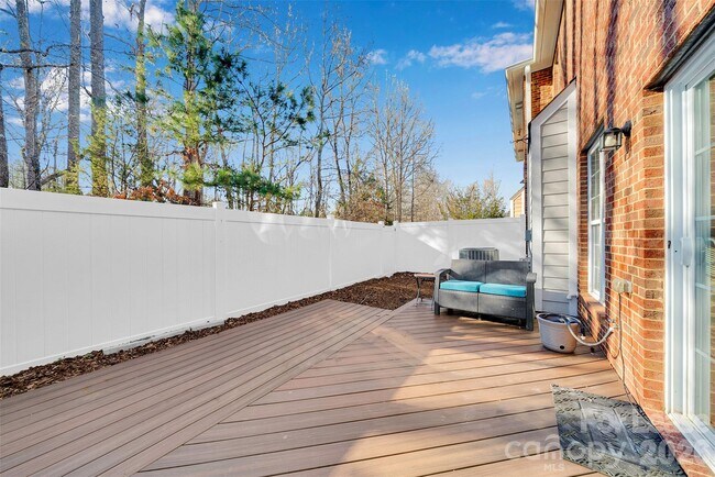 Building Photo - 15544 Canmore Street