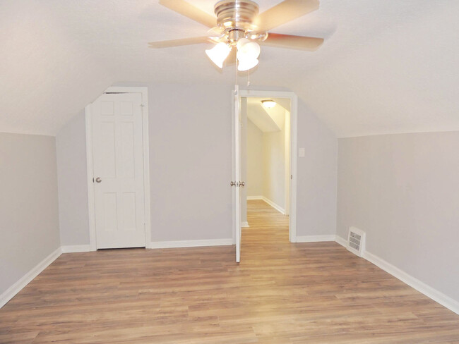 Building Photo - Renovated 3 Bed 1.5 Bath Cape Cod For Rent...