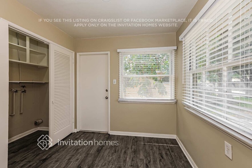 Building Photo - 6910 Malibu Dr