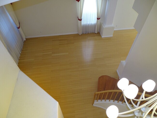 Building Photo - 5 BED Summerlin home w/ 1ST FLOOR BED AND 3/4 BATH