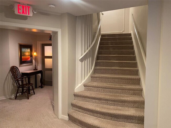 Building Photo - 1114 Sherwood Ln