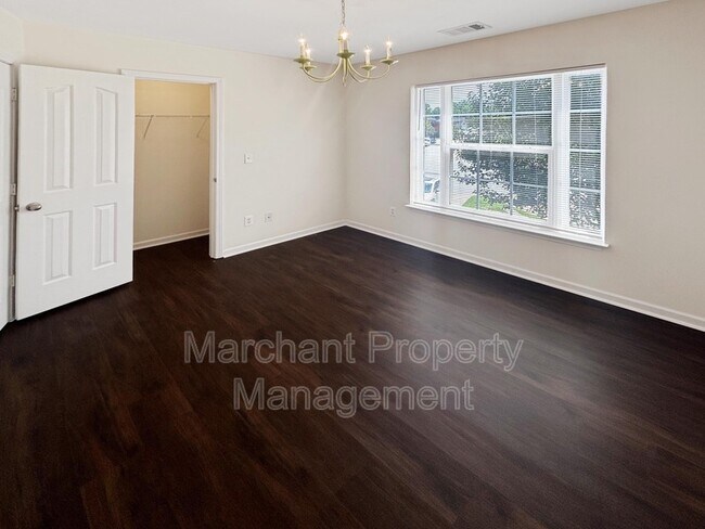 Building Photo - 510 Riello Dr
