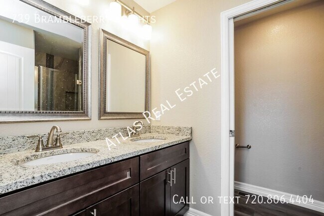 Building Photo - *FEBRUARY RENT FREE* 3 bedroom 2.5 bathroo...
