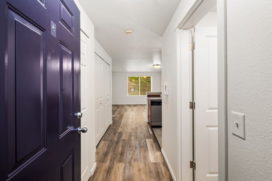Building Photo - 8745 Greenwood Ave N APT 207,