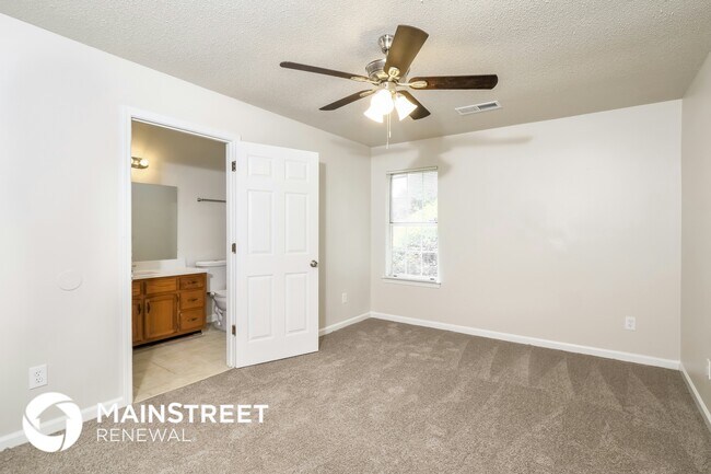 Building Photo - 7073 Gleneagles Dr