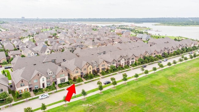 Building Photo - 3927 Cascade Sky Dr