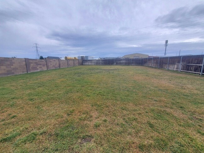 Building Photo - FOR RENT SAGECREST