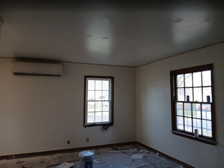 Building Photo - 2751 Henley Dr