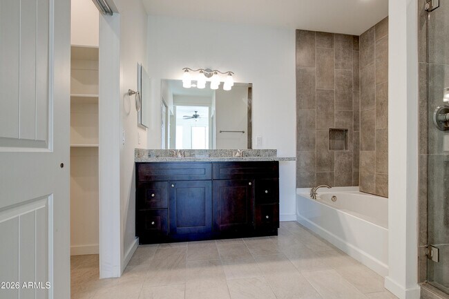 Building Photo - 16075 N 30th St