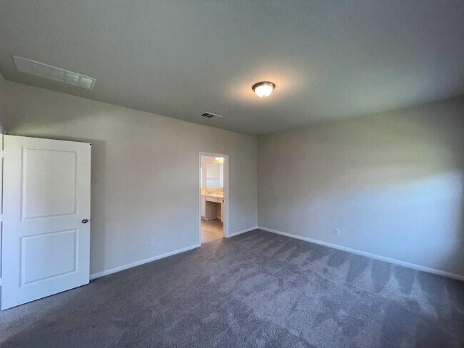 Building Photo - 256 Crystal Brook Dr
