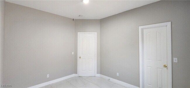 Building Photo - 3335 Commendation Dr