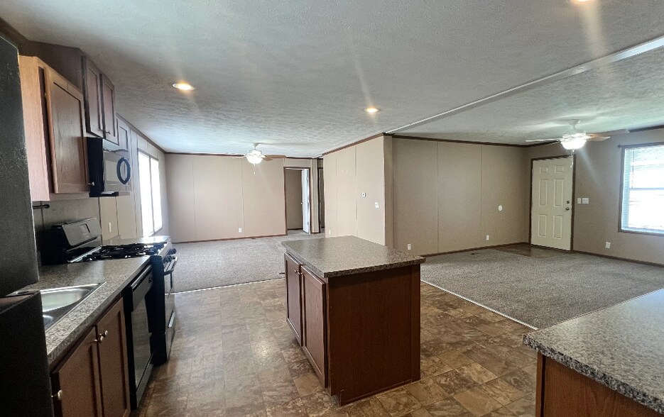 Building Photo - 49515 Au Lac Dr E