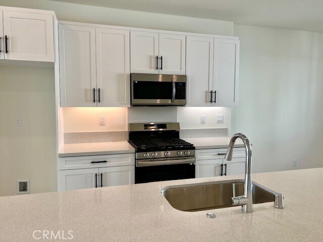 Building Photo - 32007 P.º Deriva