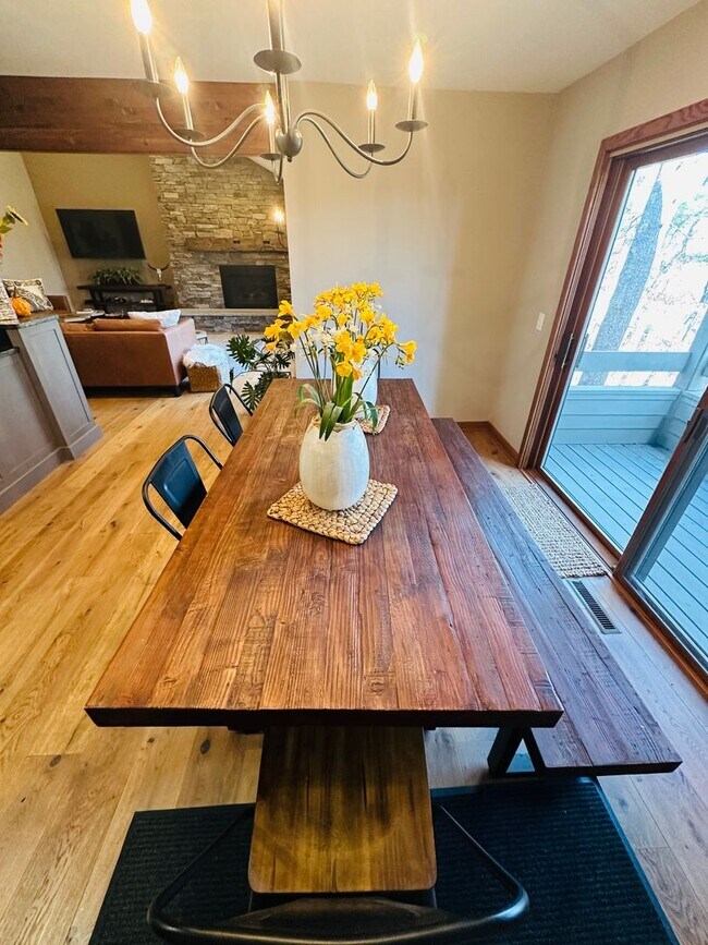 Building Photo - Sophisticated Condo Retreat on Old Mission Peninsula